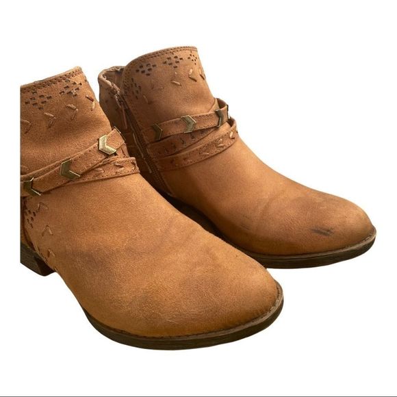 Francesca’s tan ankle bootie size 8.5 GUC - Picture 2 of 8